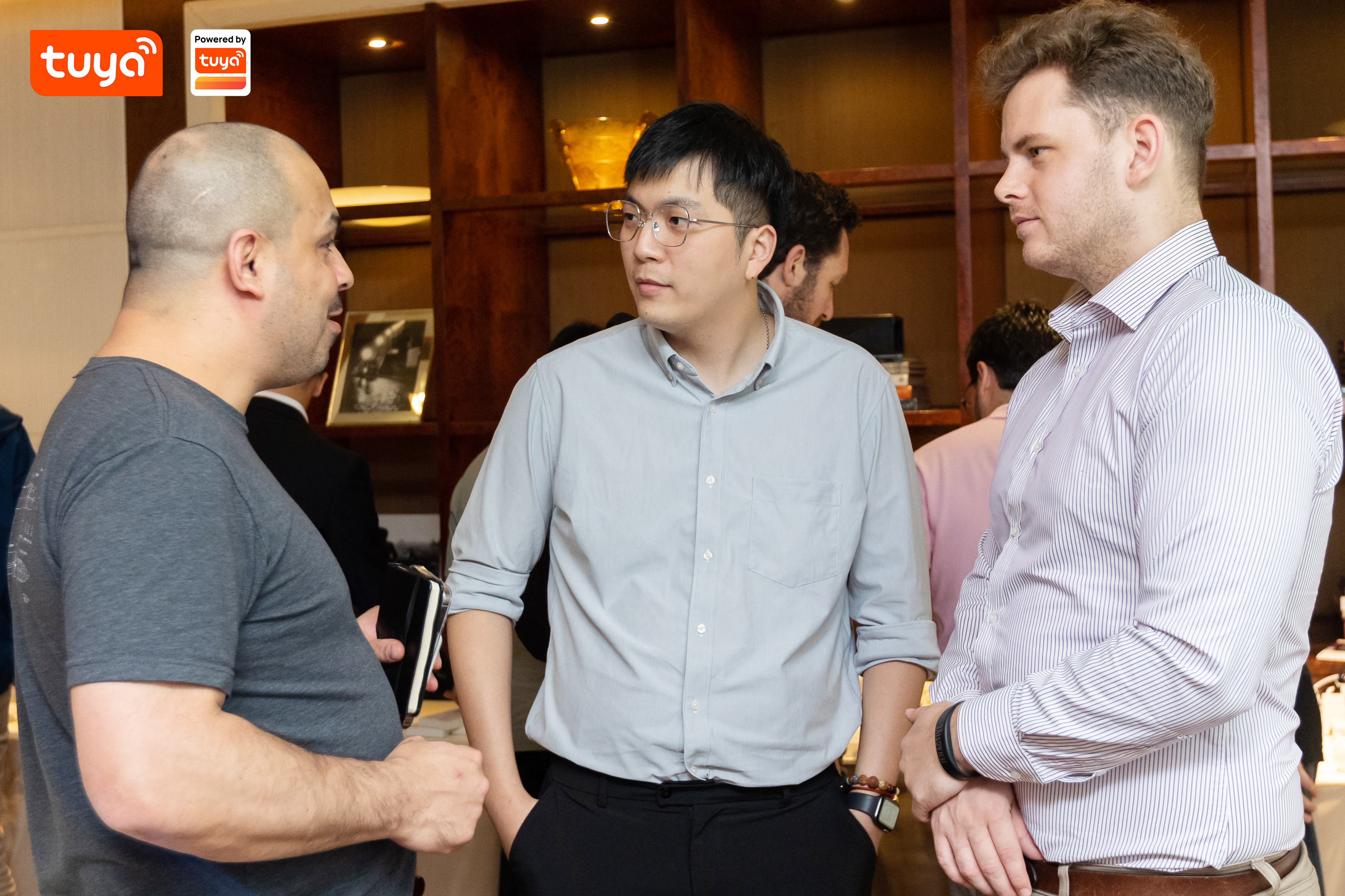 [Global customers exchanged ideas regarding IoT development]