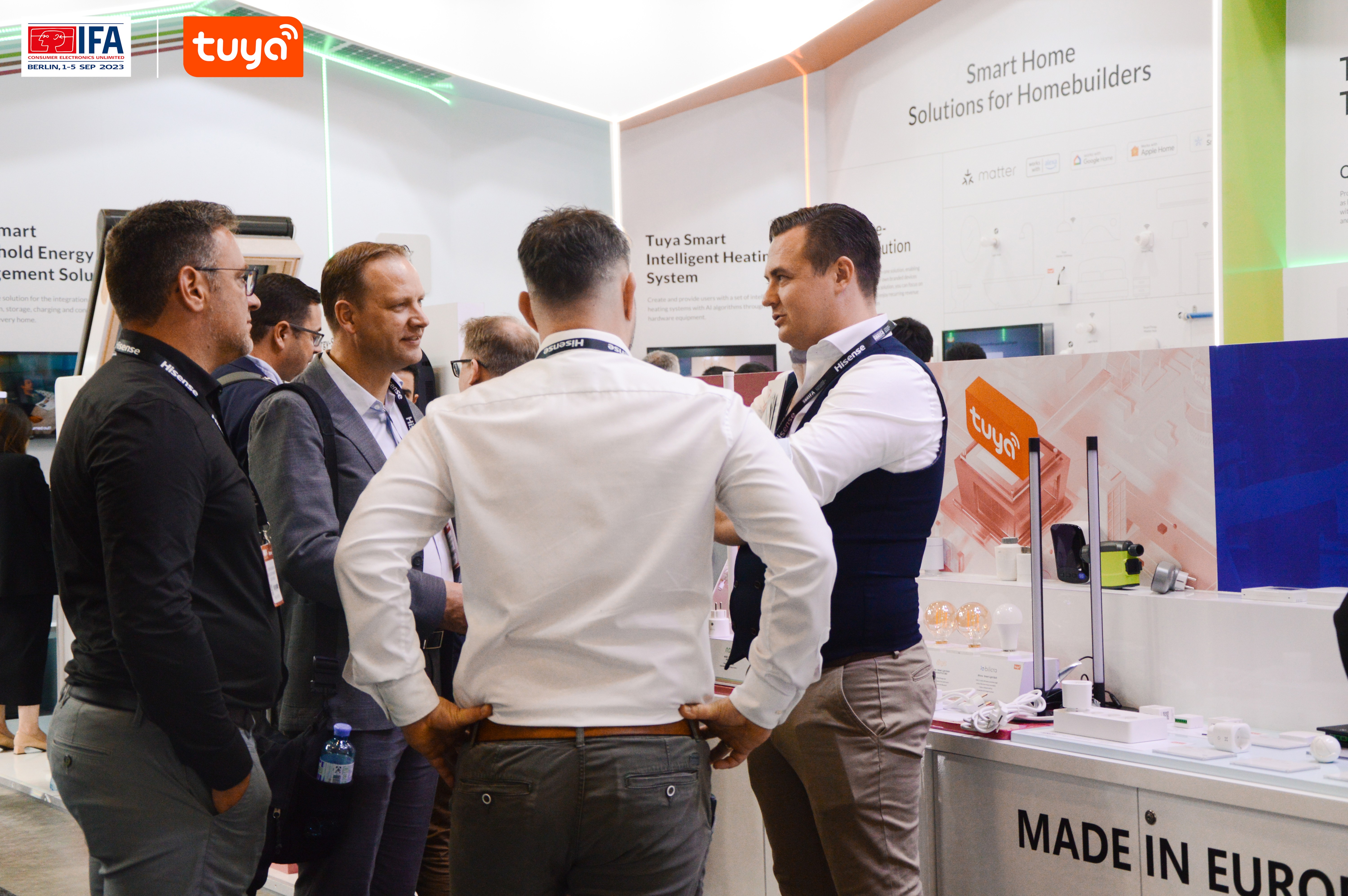 Many visitors learned about cutting-edge technology solutions at Tuya's booth