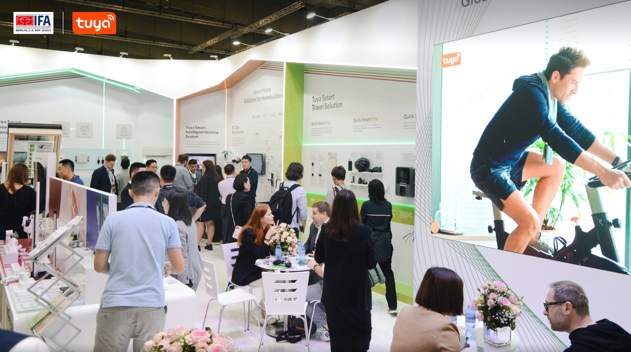 Visitors discussed collaborations at Tuya’s Booth