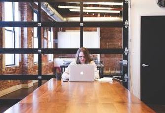 智能音箱企业从市场中逐步减少的原因何在？