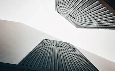 智慧物联电梯监测与传统电梯监测对比分析